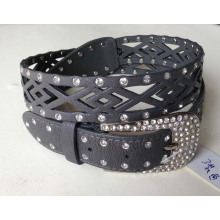 Ceinture PU de dames à la mode avec des perforations de fleurs